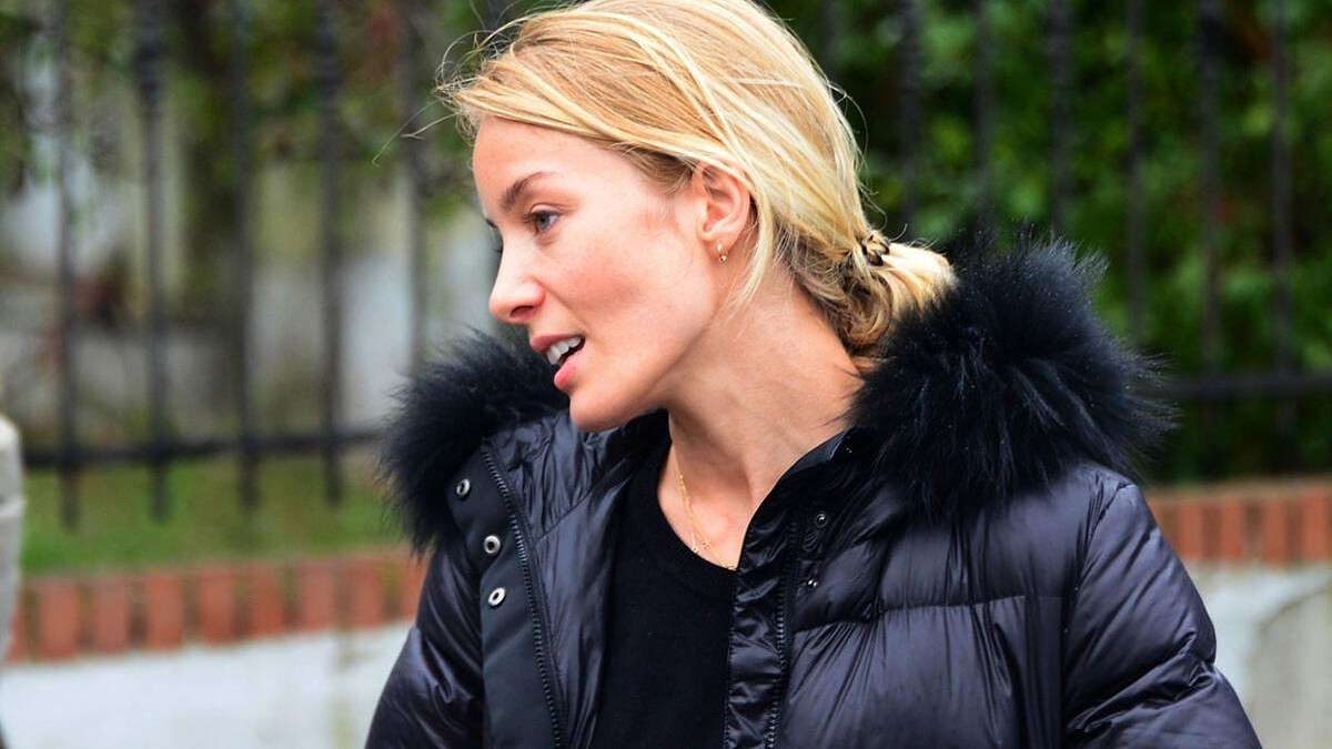 Bade İşçil: Yalnız Yürüyorum, Yalnız Gidiyorum