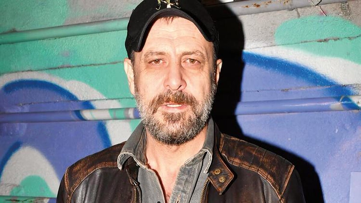 Nejat İşler'den Tiyatro Ve Futbol İle İlgili Çarpıcı Açıklamalar