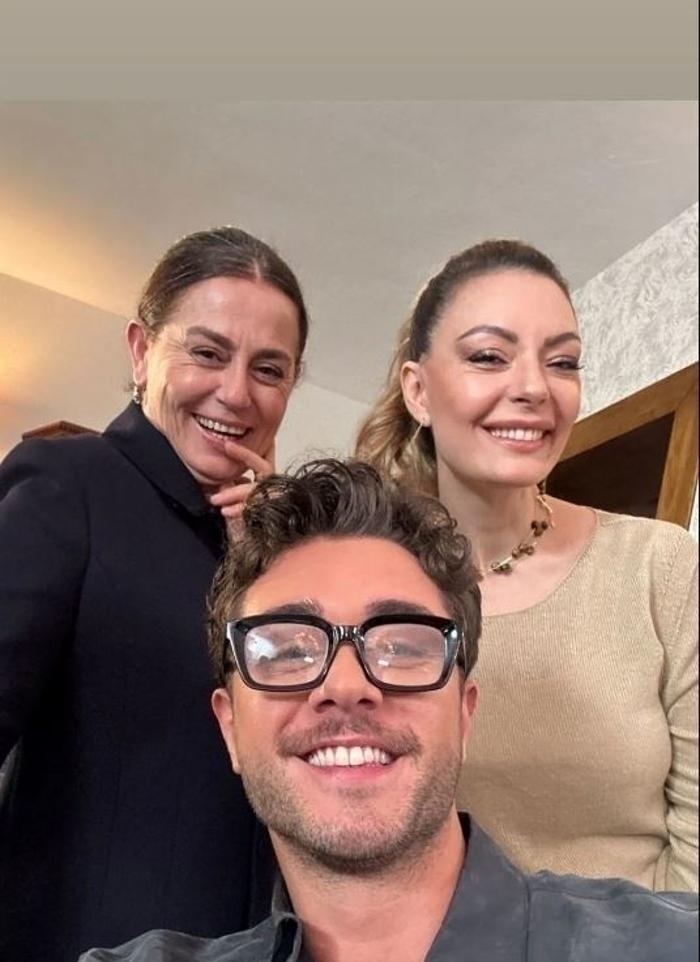 Onur Seyit Yaran, Nazan Kesal Ve Özge Özder'den Eğlenceli Set Pozları
