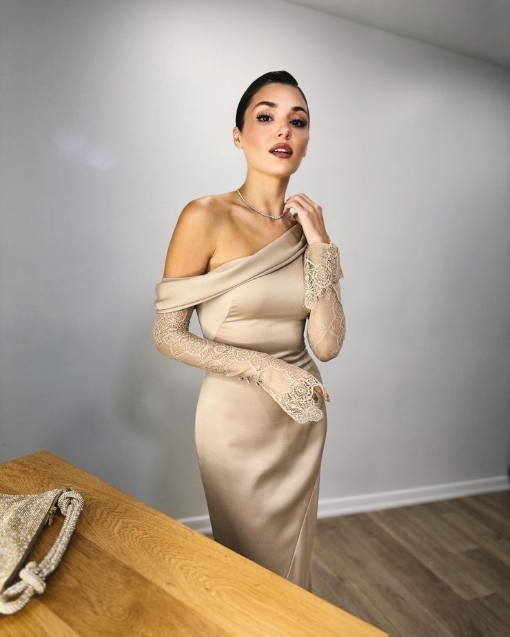 Hande Erçel: Hakan Sabancı'yla Aşk Ve Saygıyı Anlattı