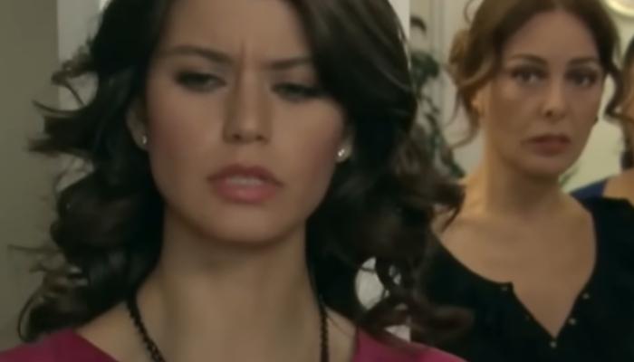 Beren Saat Ve Zerrin Tekindor Yeniden Buluştu!