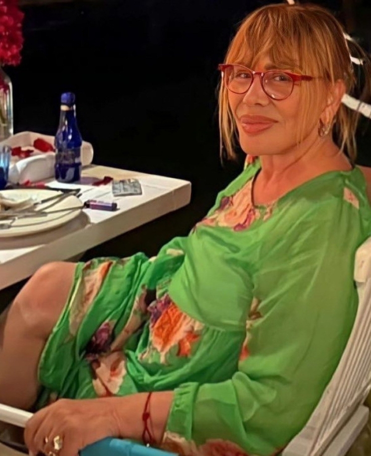 Sezen Aksu, Cushing Sendromu Teşhisiyle Hastanede! Türkan Şoray İle Benzerlik Dikkat Çekiyor