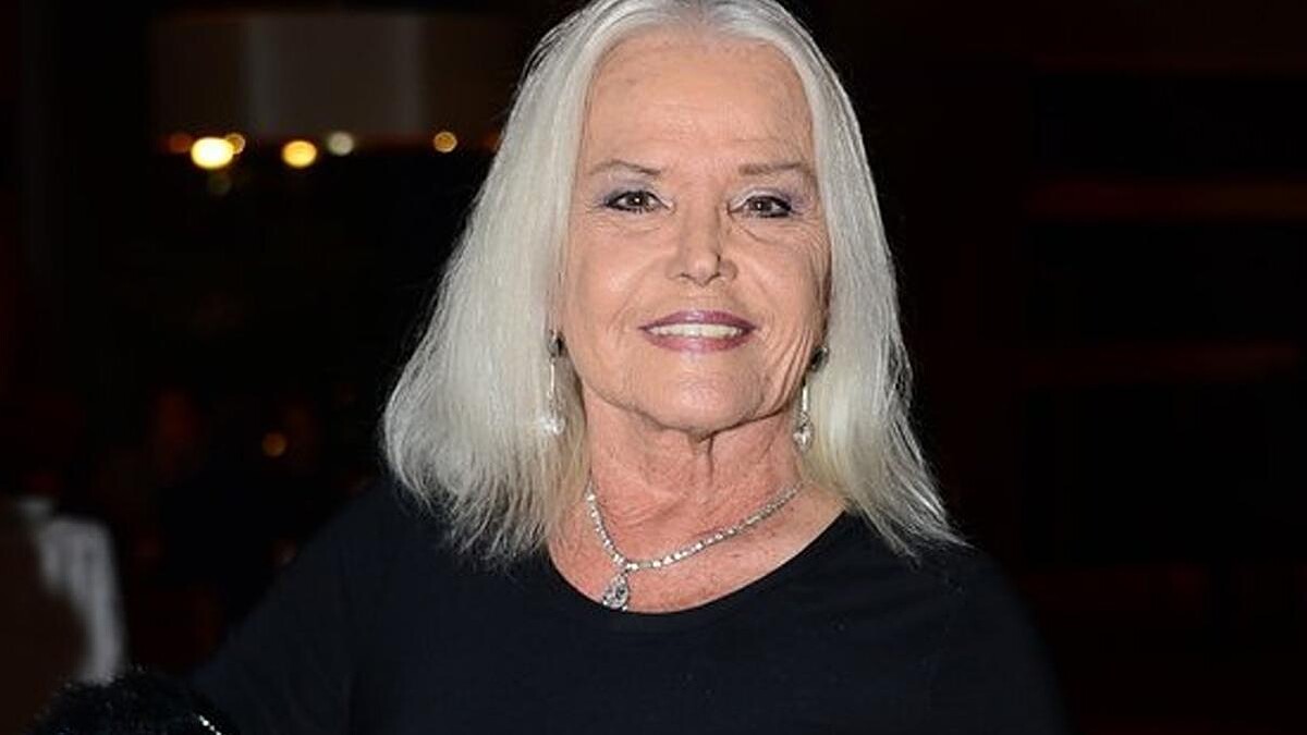 Gönül Yazar Hastaneye Kaldırıldı: Ayağında Pıhtı Oluştu