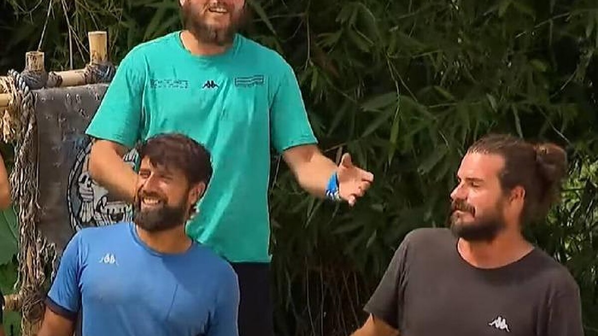 Survivor'da Yemek Skandalı! Hakan Hatipoğlu Gizlice Yemek Yerken Yakalandı