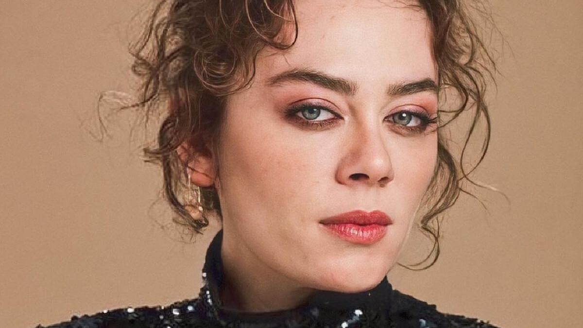 Demet Evgar'ın Kardeşi Yiğit Evgar Da Oyuncu Çıktı!