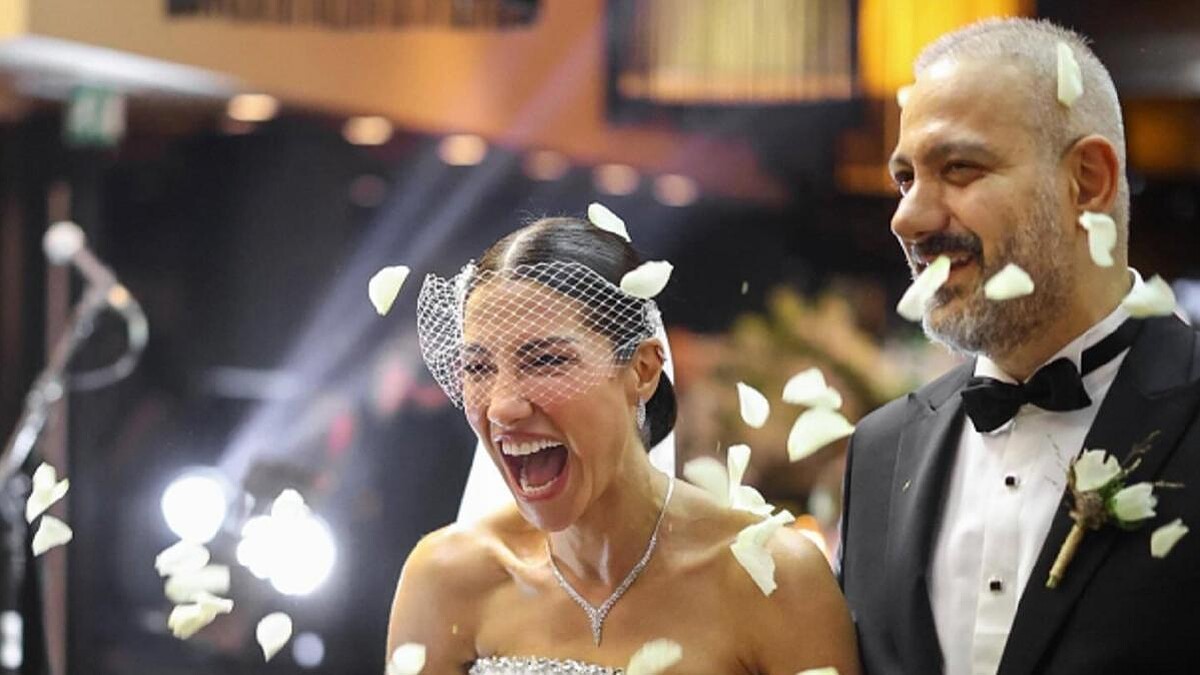 Berna Şıkel Ve Murat Filican Evlendi, Çağla Şıkel Nikah Şahidi!