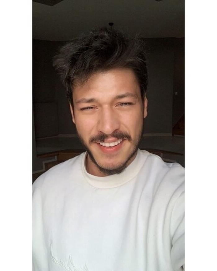 Kubilay Aka: İnci Taneleri'nin Cihan'ı Hayatında Yalnız Mı?