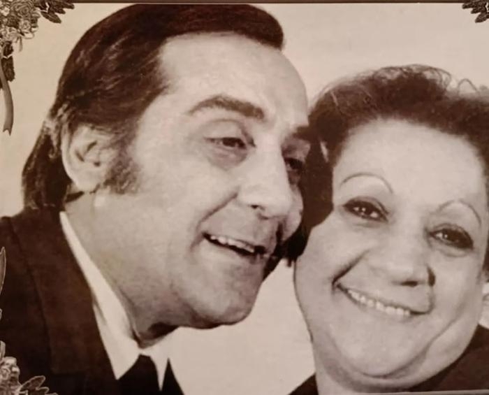 Necip Naşit Özcan, Eşinden Ayrıldı Ve Ailesinde Ünlü İsimler Bulunuyor