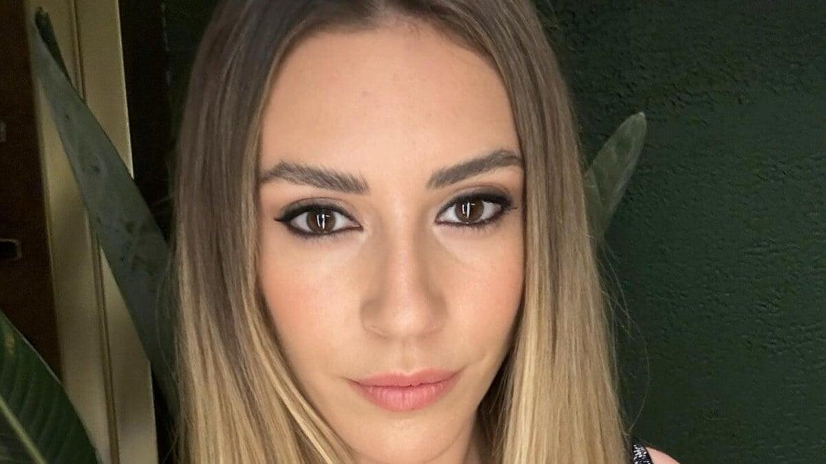 Sinem Kobal, Kızıyla Birlikte Ömer Dizisi Setini Ziyaret Etti