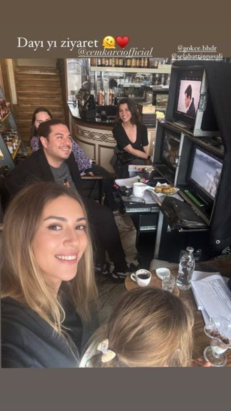 Sinem Kobal, Kızıyla Birlikte Ömer Dizisi Setini Ziyaret Etti