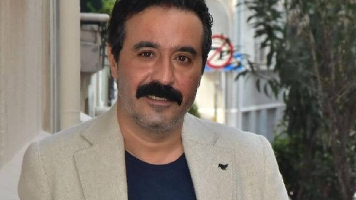 Mustafa Üstündağ, Film İçin Sanayideki Tamircinin Kıyafetini Takım Elbise Karşılığında Aldı