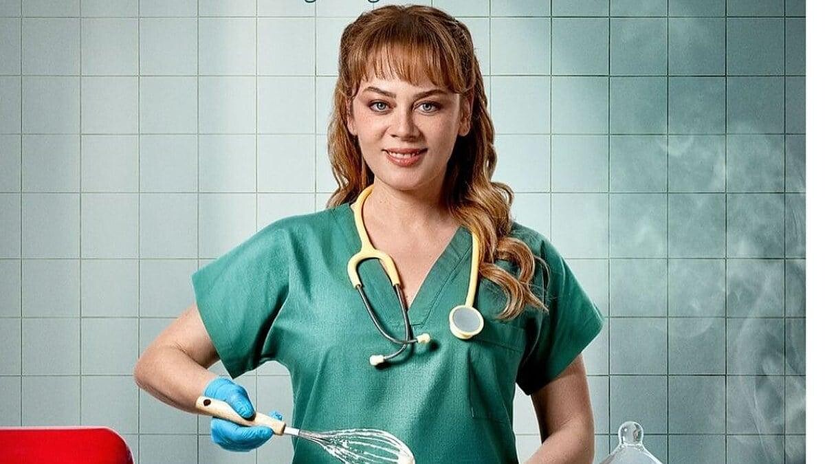 Demet Evgar Ve Sezen Aksu Bahar Dizisini İzledi