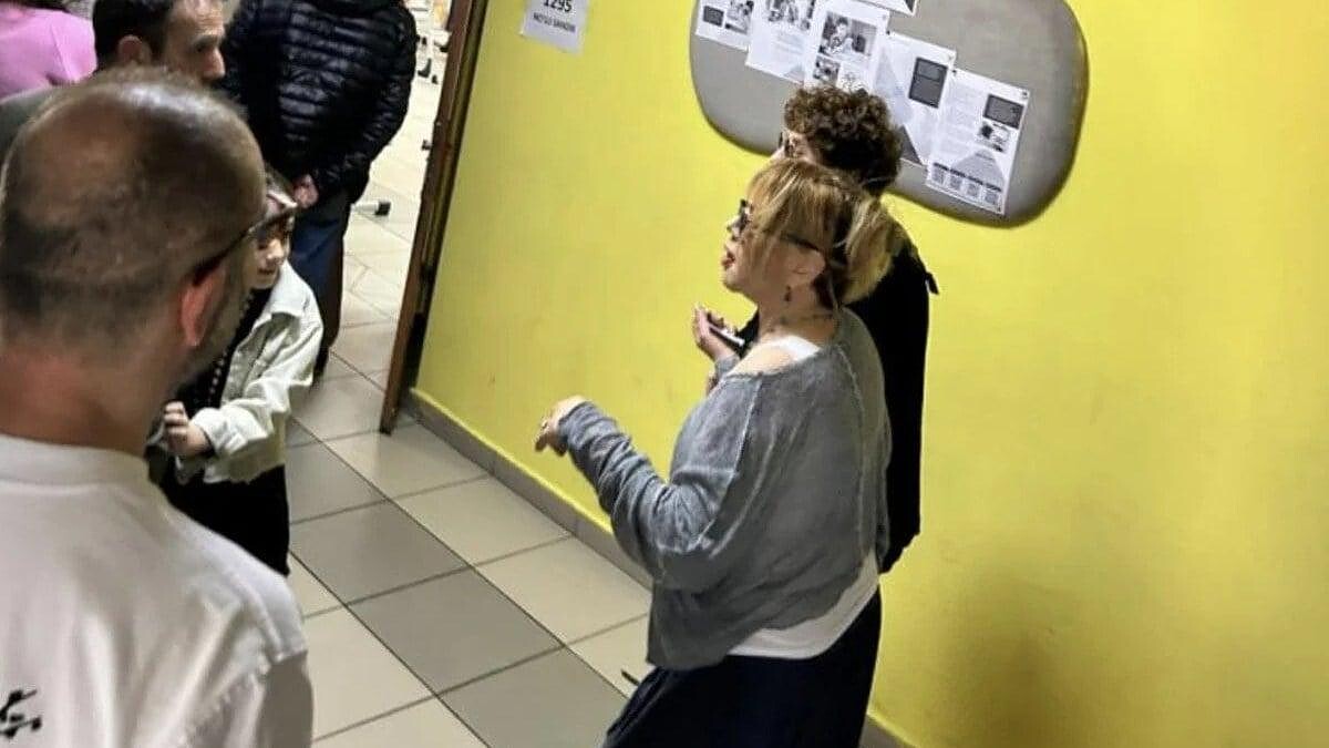 Sezen Aksu Beykoz'da Oy Kullandı