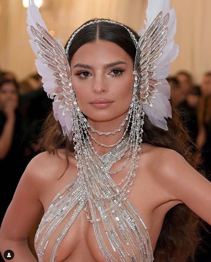 Emily Ratajkowski'nin Boşanma Yüzüğü Trendi Sosyal Medyayı Salladı