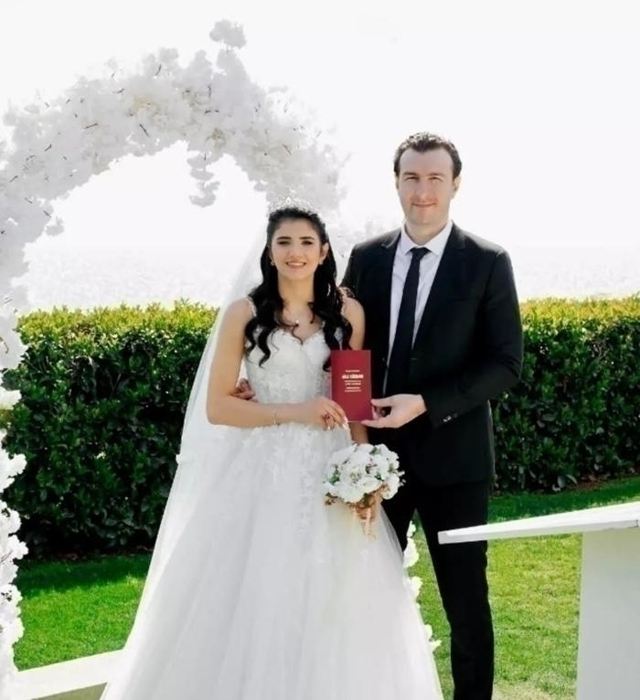 Merve Aydın Ve Yunus Özbek Evlendi! İlk Kareler Sosyal Medyada