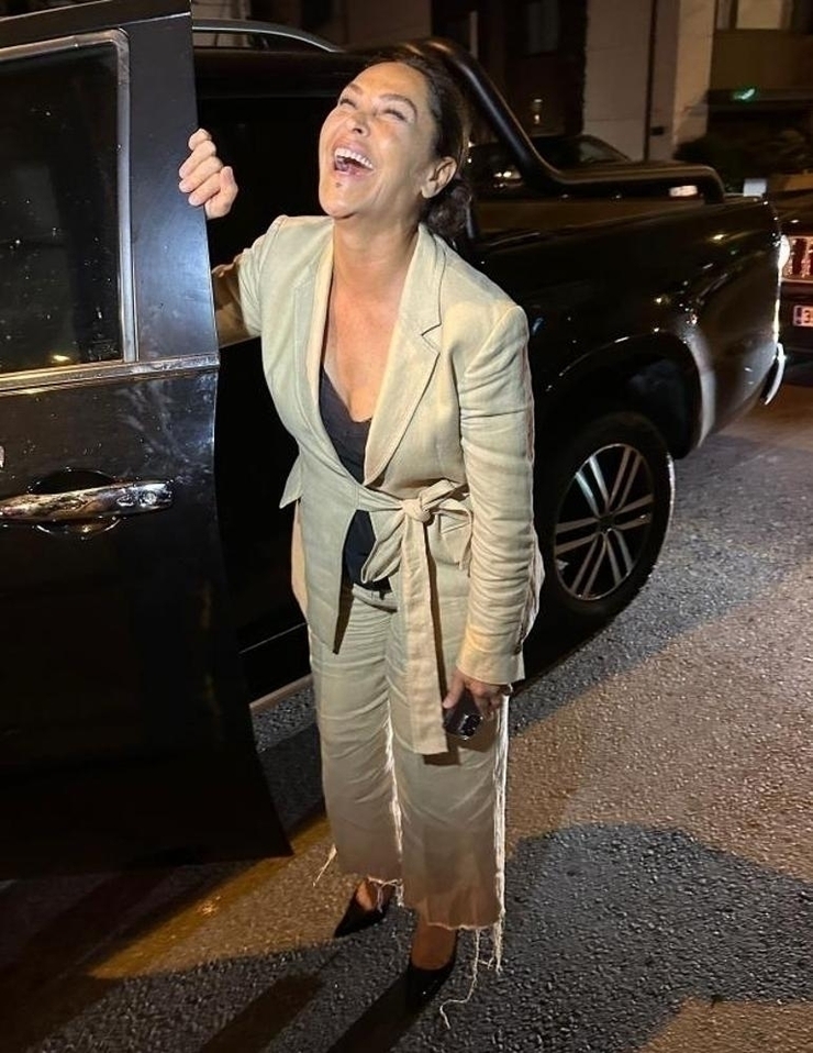 Hasan Can Kaya, Cem Yılmaz'ın Espriye Yanıt Verdi – Hülya Avşar Açıklama Yaptı – Veteranlar Arasındaki Polemiğin Detayları