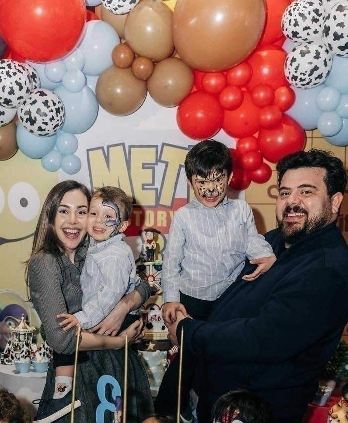 Eser Yenenler'in Duygusal Paylaşımı Takipçileri Şaşırttı!