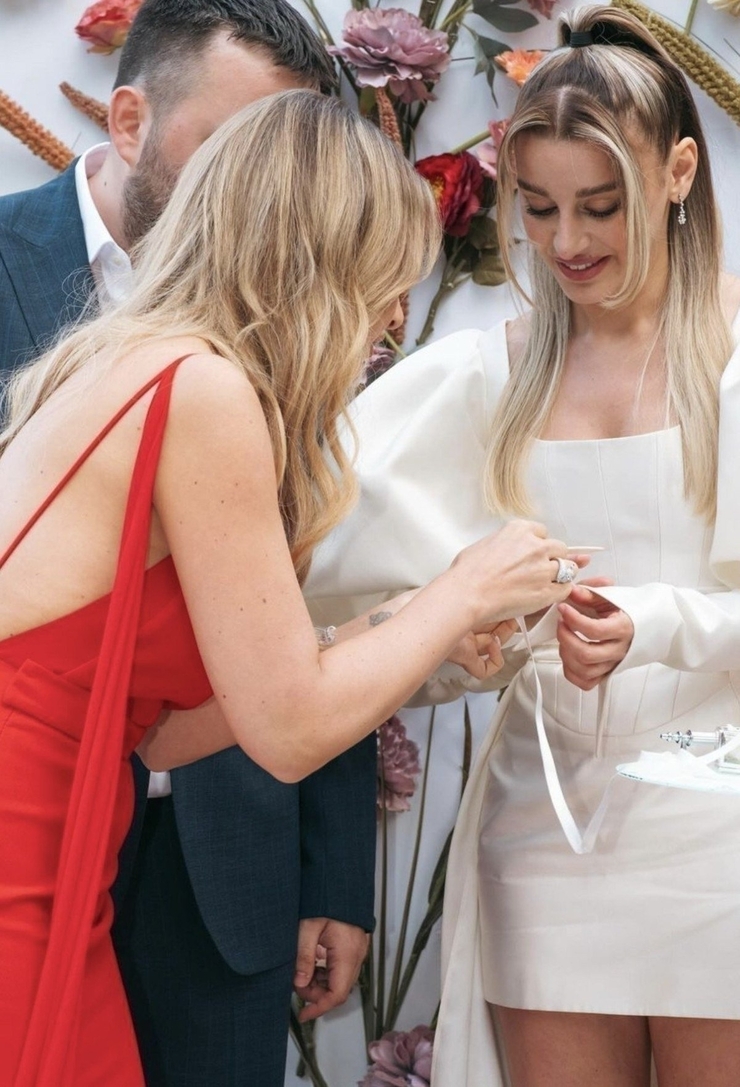 Hadise, Arkadaşının Düğününde Söz Kesti