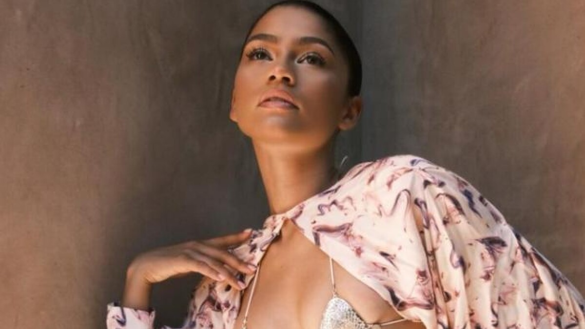 Zendaya'nın Basın Toplantısındaki Şaşırtan Tarzı! Ayakkabıları Olay Yarattı