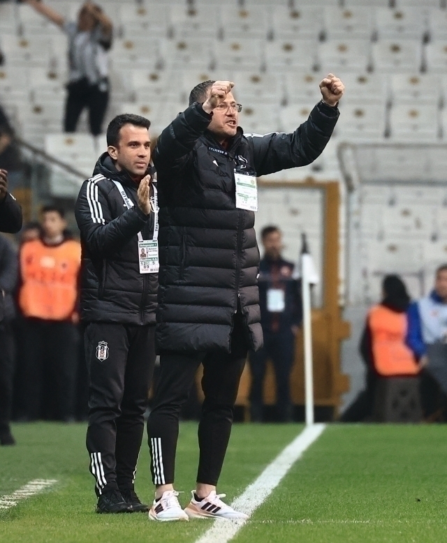 Beşiktaş'ın Galibiyetindeki Değişiklikler Ve Topraktepe'nin Yorumları