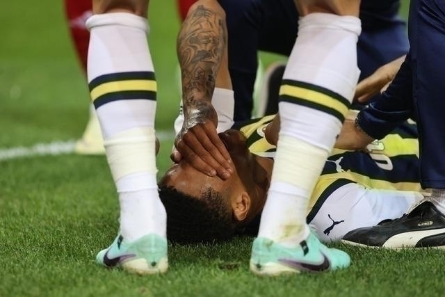 Fenerbahçe'de Oosterwolde Sakatlığı: Sezonu Kapattı!