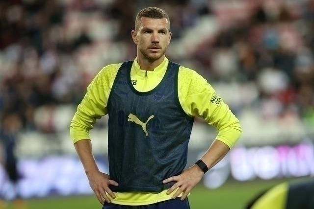 İsmail Kartal'ın Tercihi: Dzeko'yu Yedek Bırakması Tartışma Yarattı