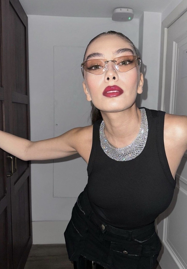 Neslihan Atagül Bahçesinde Tarıma Başladı