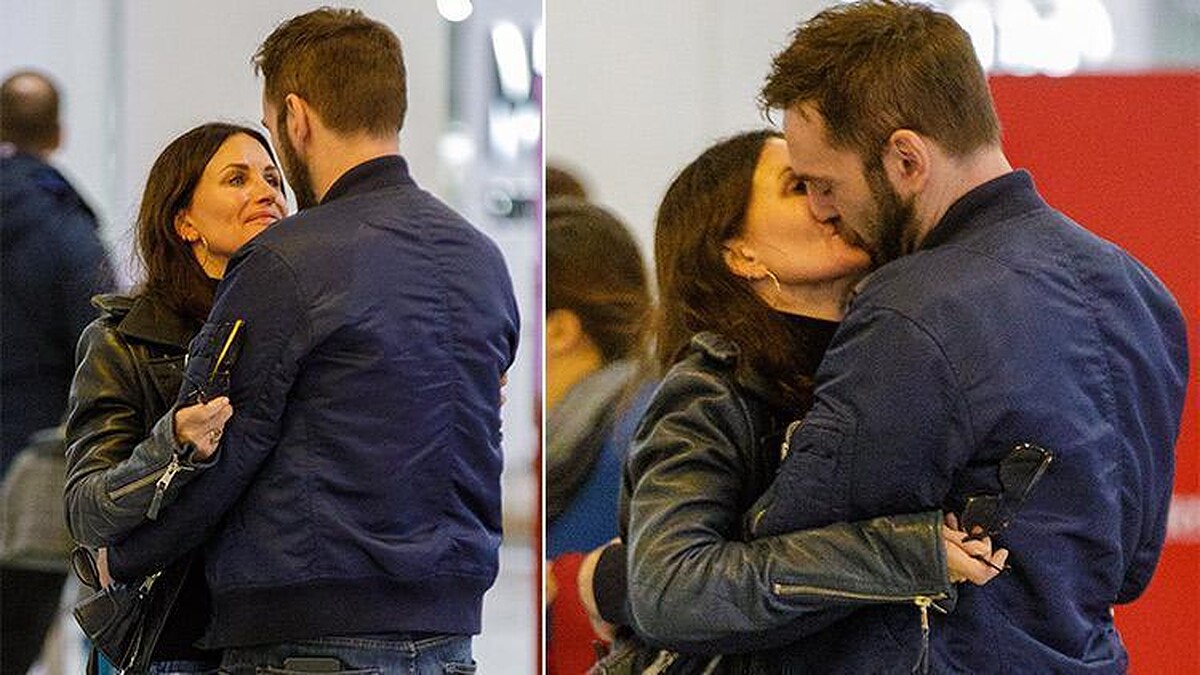Courteney Cox Ve Johnny Mcdaid Terapide Nişanlarını Attı!