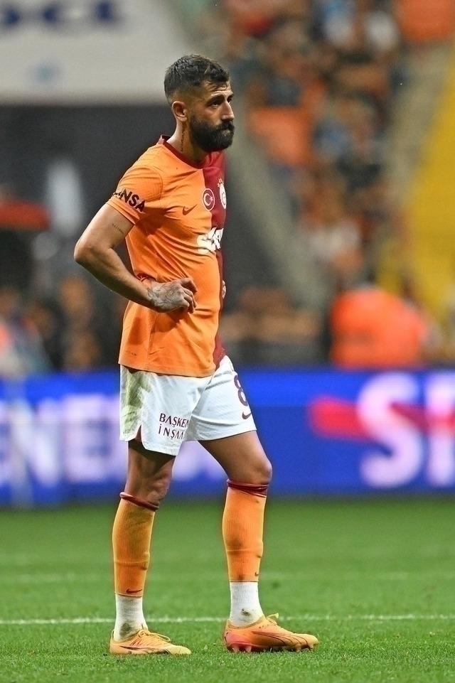 Galatasaray'ın Zirve Yolundaki Önemli Adımı: Adana Demirspor Maçı Değerlendirildi