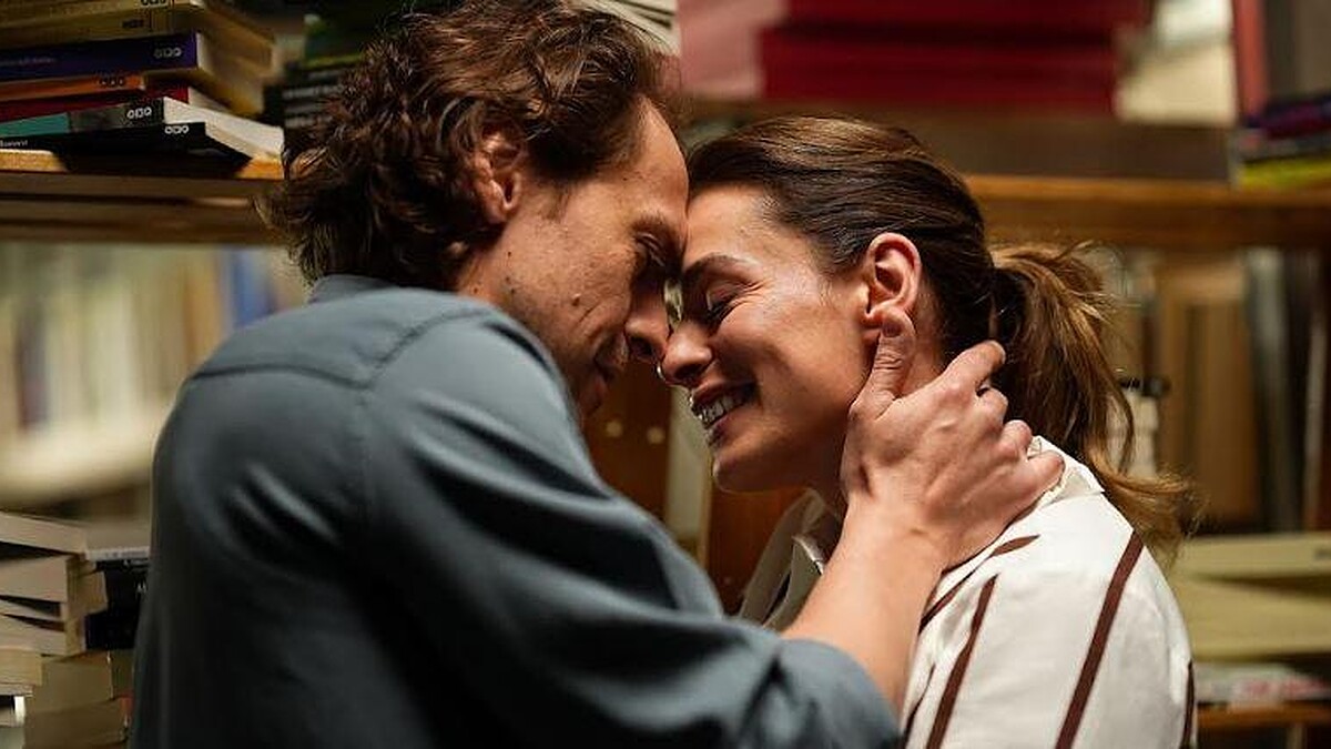 Sandık Kokusu 20. Bölümde Atilla Ve Karsu Arasında Gerilim!