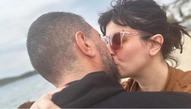 Gonca Vuslateri Eşiyle Aşk Dolu Pozunu Paylaştı