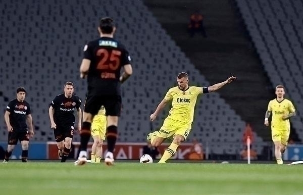 Fenerbahçe Deplasmanda 10. Galibiyetini Aldı