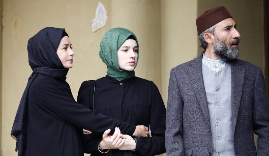 Kızıl Goncalar Dizisi Toplumsal Etki Yaratıyor Ve Farklı Kesimleri Bir Araya Getiriyor