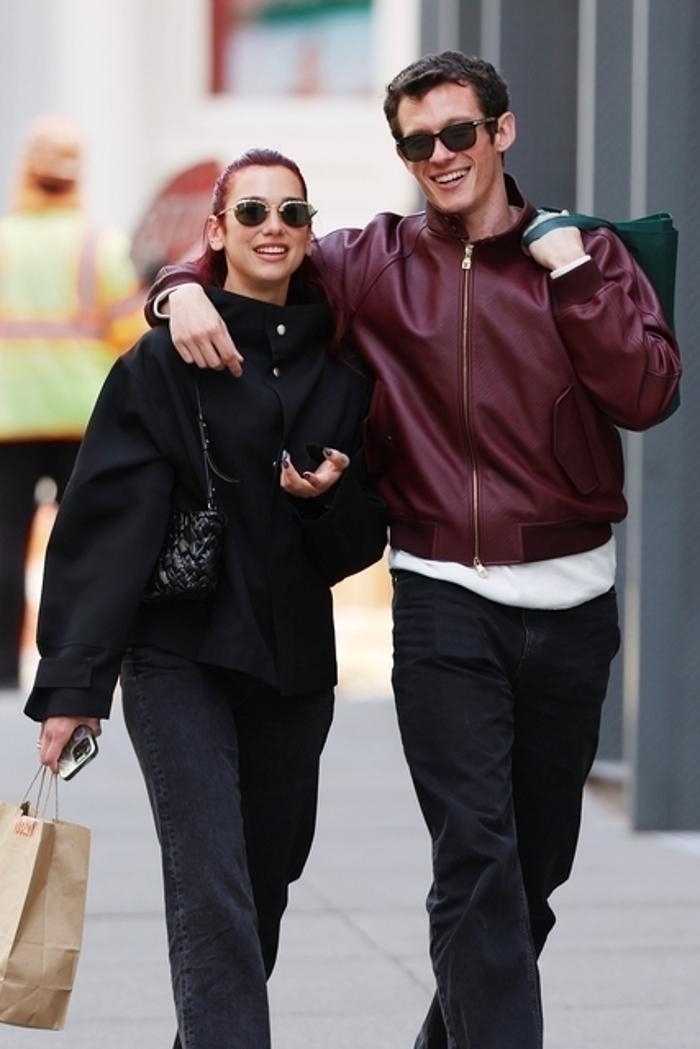 Dua Lipa Ve Callum Turner'dan Mutlu Anlar