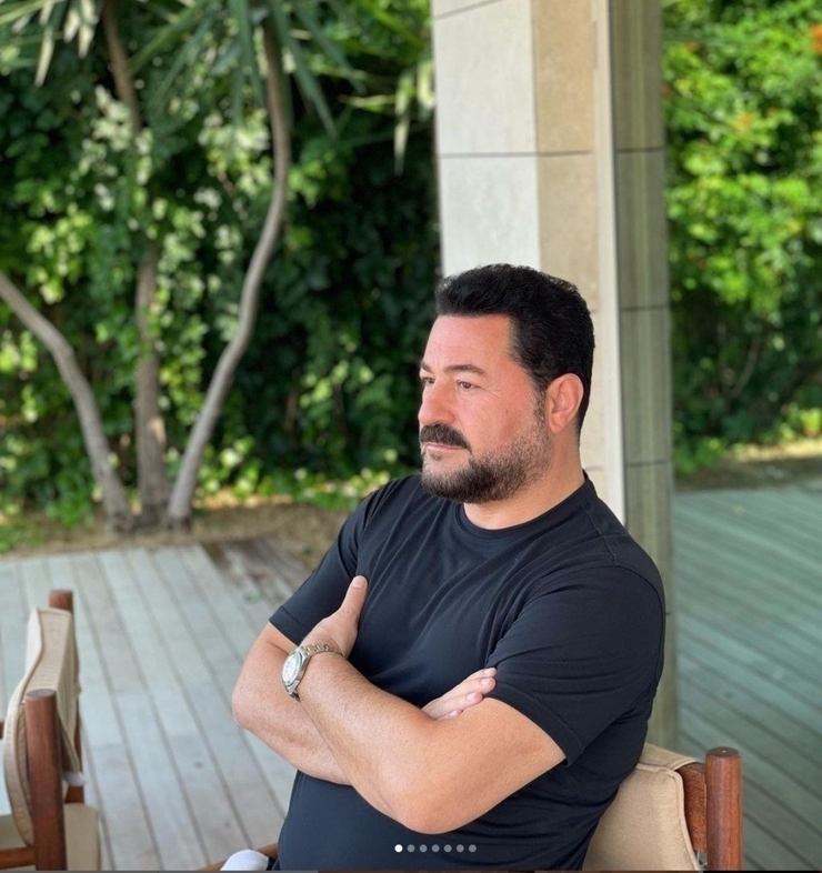Ünlü Şarkıcı Serkan Kaya Attan Düşerek Sol Omuzunu İncitti!