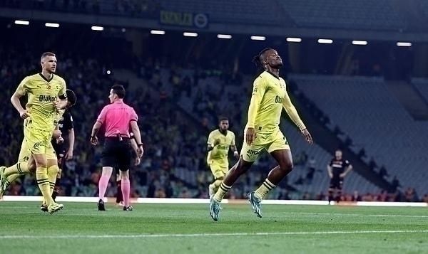 Fenerbahçe Deplasmanda 10. Galibiyetini Aldı