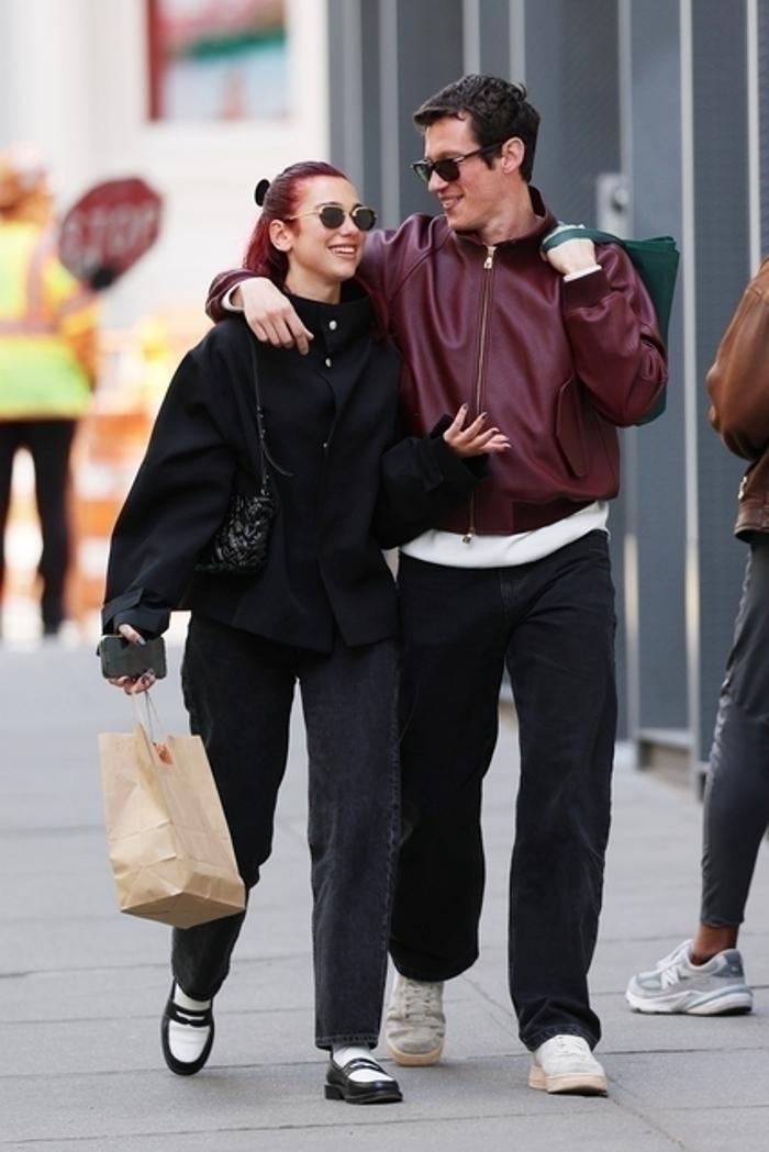 Dua Lipa Ve Callum Turner'dan Mutlu Anlar