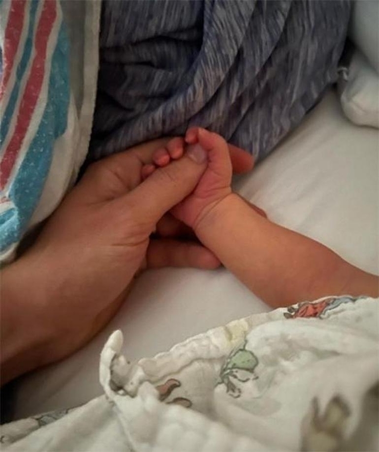 Tom Payne And Jennifer Akerman Joyfully Welcome Twins – Unexpected Surprise