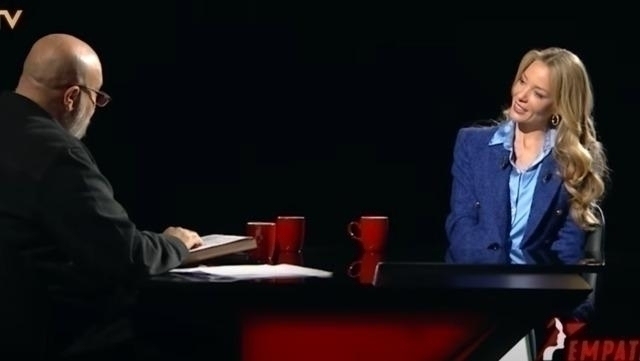 Bade İşçil'den Samimi İtiraf: Arkadaşlarımın Eşlerinden, Sevgililerinden…
