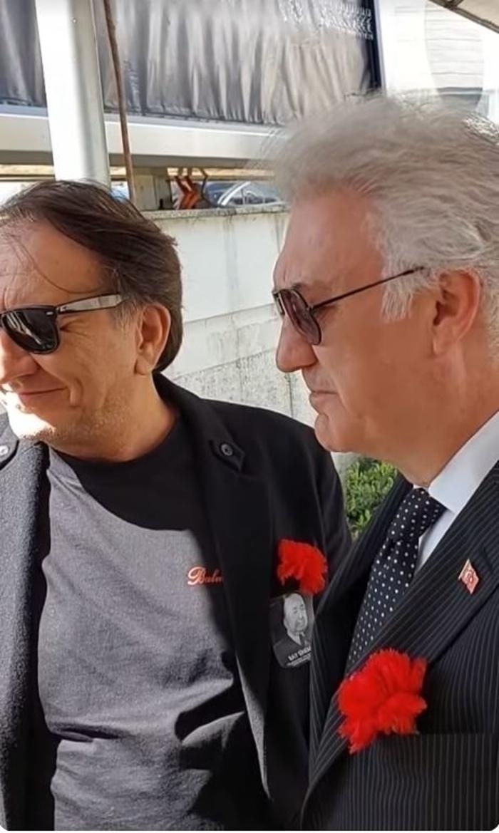 Özgür Ozan Ve Tamer Karadağlı Türker İnanoğlu'nun Cenazesinde Buluştu