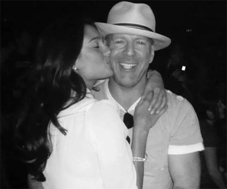 Bruce Willis'in Ailesi, Sağlık Sorunlarıyla Nasıl Başa Çıkıyor?