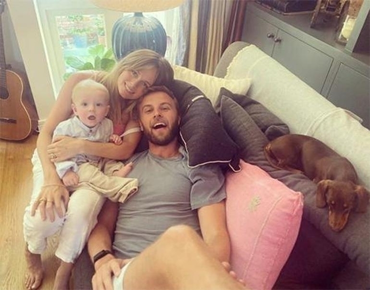 Cressida Bonas, Tozlu Elbiseyle Evlendi Ve Mutluluğu Yakaladı