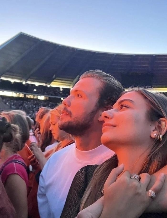 Tolga Sarıtaş Ve Zeynep Mayruk Haziran'da Evleniyor