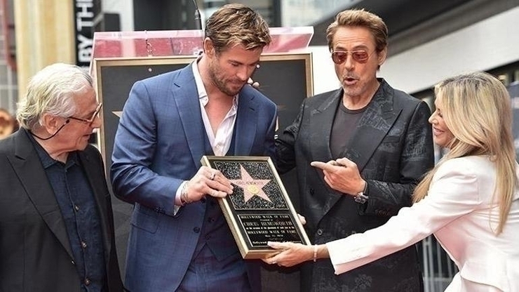 Chris Hemsworth, Hollywood Walk Of Fame'de Yıldızını Aldı
