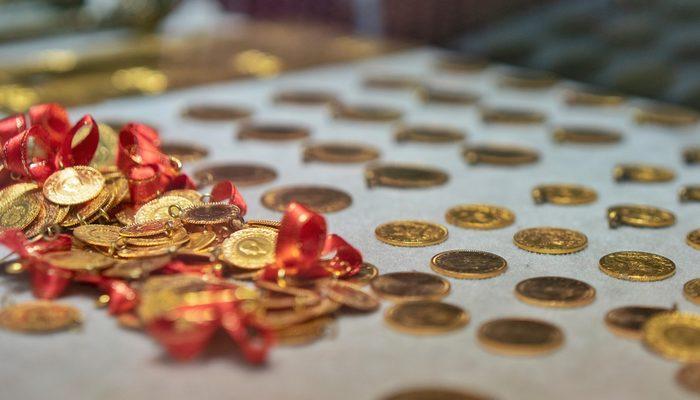 Altın Fiyatları Rekor Kırdı! Uzmanlar Yeni Zirveleri Bekliyor