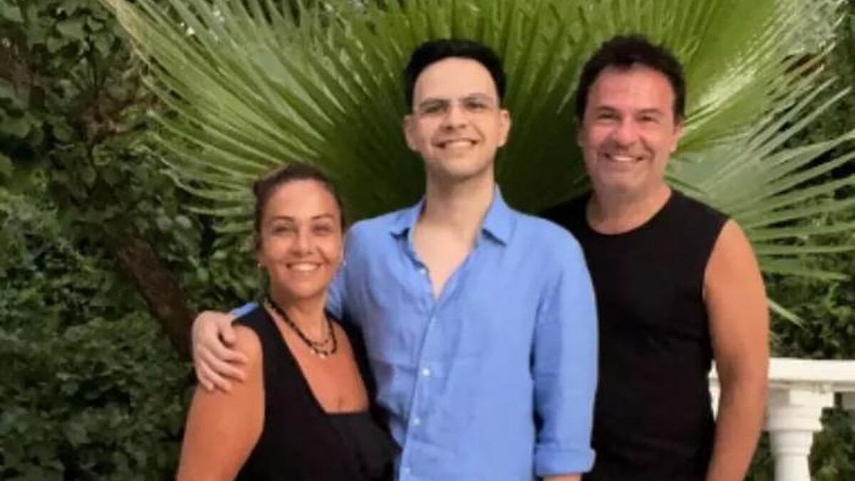 Ardahan Öztoprak'ın Cinsiyet Değişikliği Ve Ayda Olarak Yeniden Doğuşu