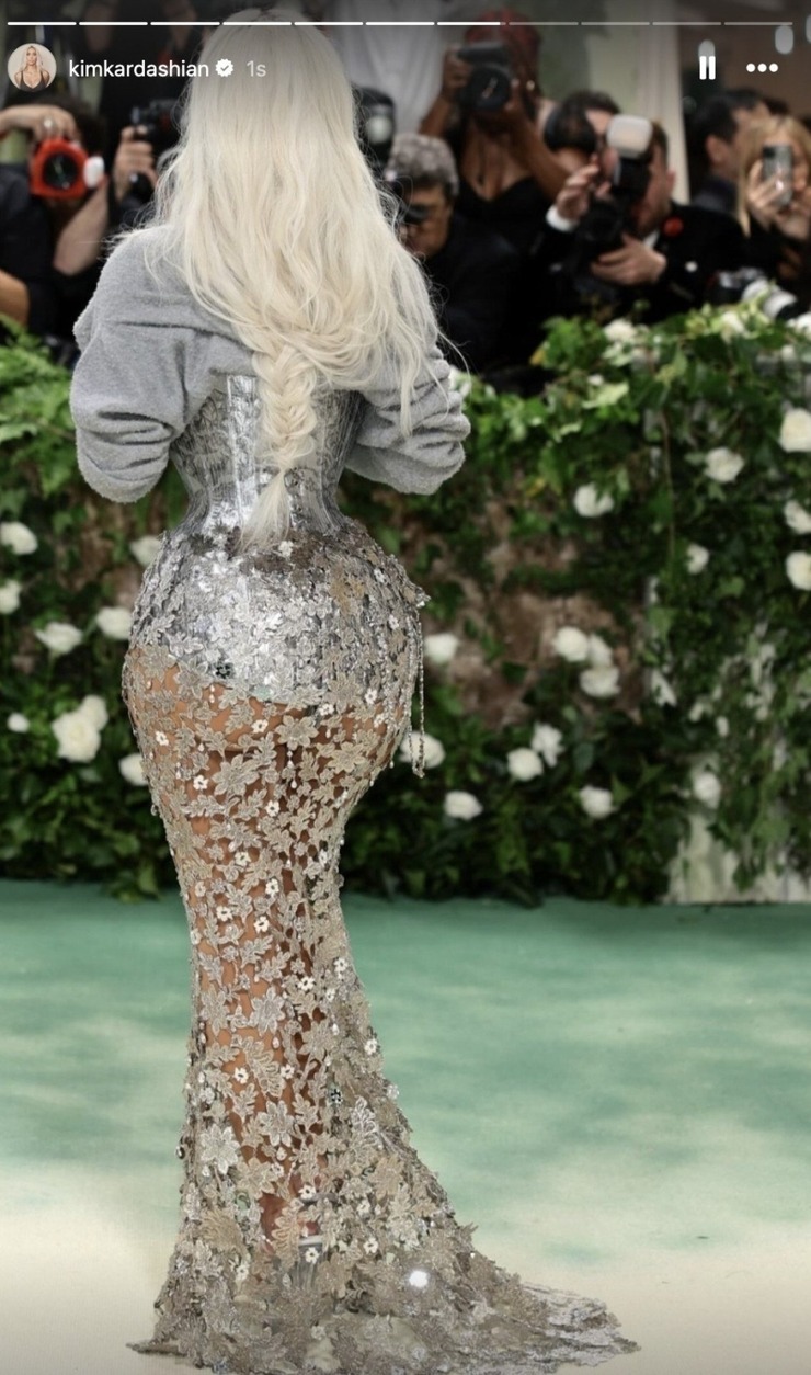 Kim Kardashian'ın Met Gala Kıyafeti Tartışma Yarattı