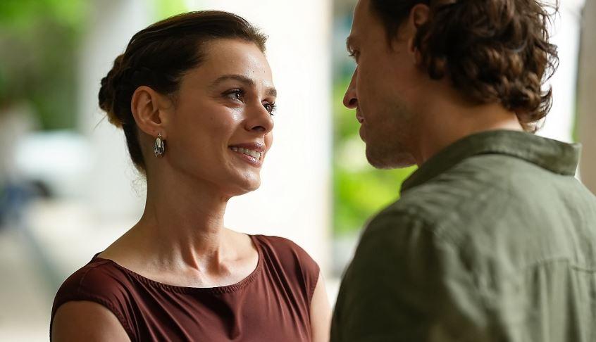 Atilla, Kendisini Affettirmek İçin Karsu'ya Çabalıyor!