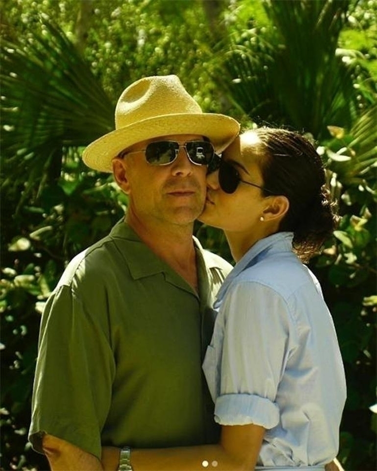 Bruce Willis'in Ailesi, Sağlık Sorunlarıyla Nasıl Başa Çıkıyor?