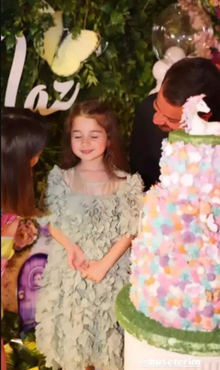 Buse Terim Ve Volkan Bahçekapılı, Naz'ın Doğum Gününde Bir Araya Geldi
